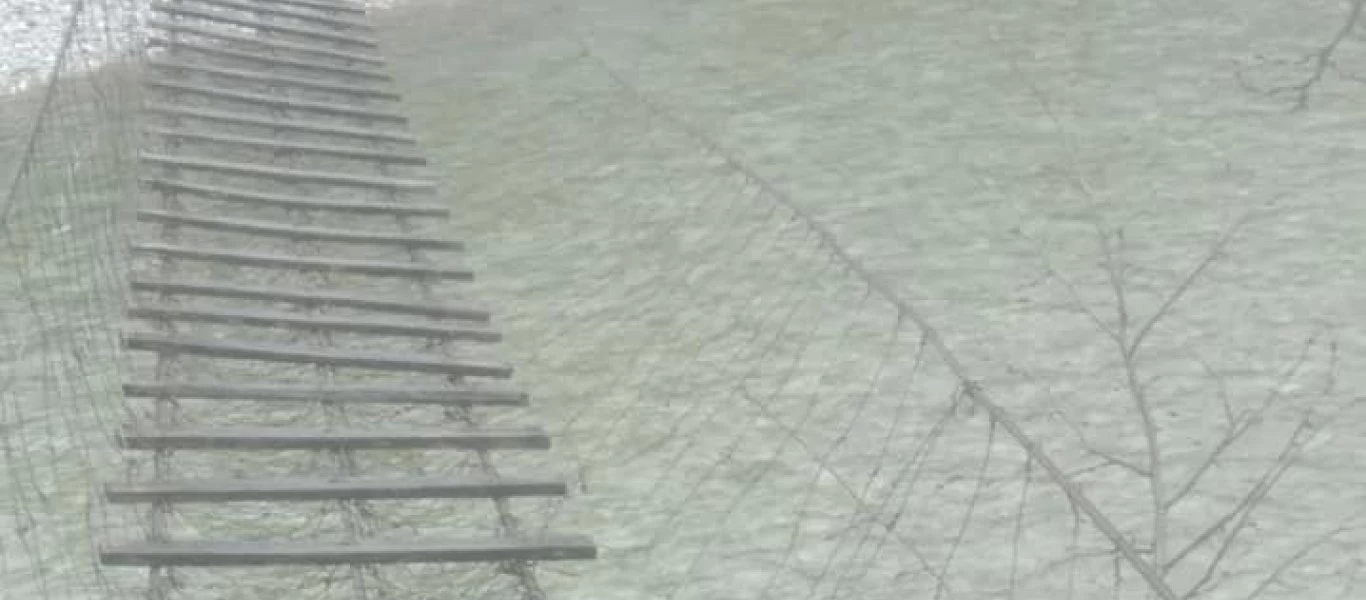 Ναυπακτία: Κόπηκε το συρματόσχοινο στο παραδοσιακό «Καρέλι» – Από τύχη δεν ήταν κάποιος στη γέφυρα (βίντεο)
